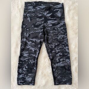 Under Armour Heatgear Compression Capri Gym Pants!